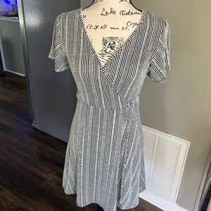 Black & White Short Sleeve Vertical Stripes Fit & Flare Dress | B&W Skater Dress